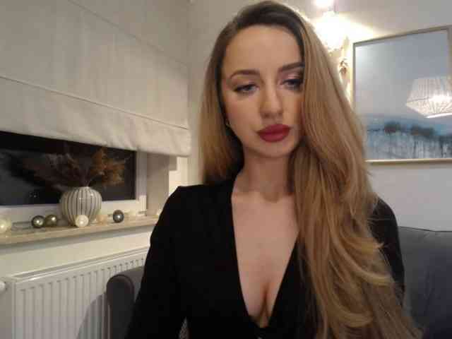 JulietteGlow webcam