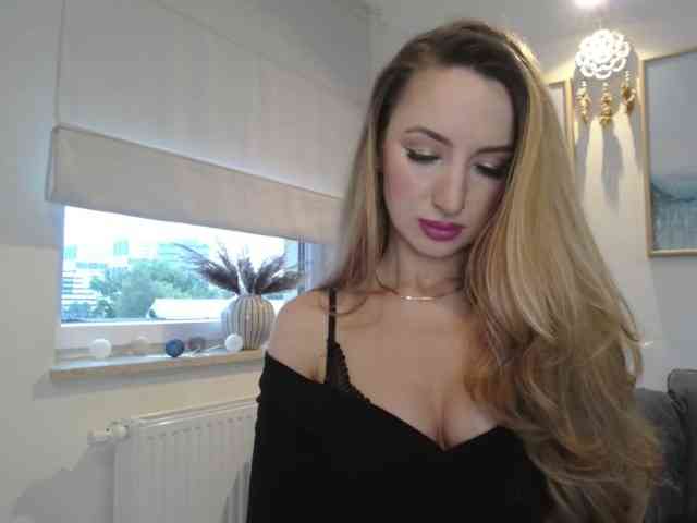 JulietteGlow webcam