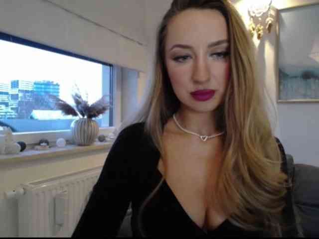 JulietteGlow webcam