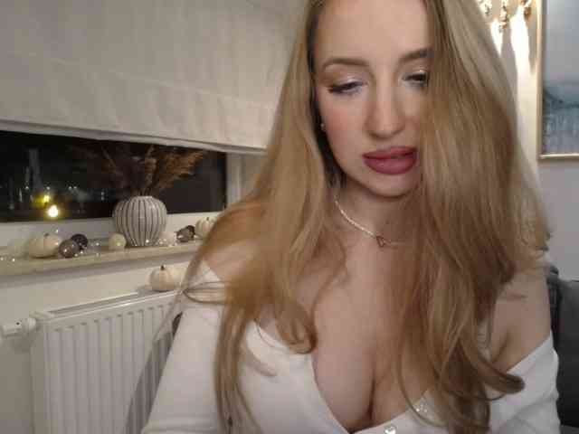 JulietteGlow webcam