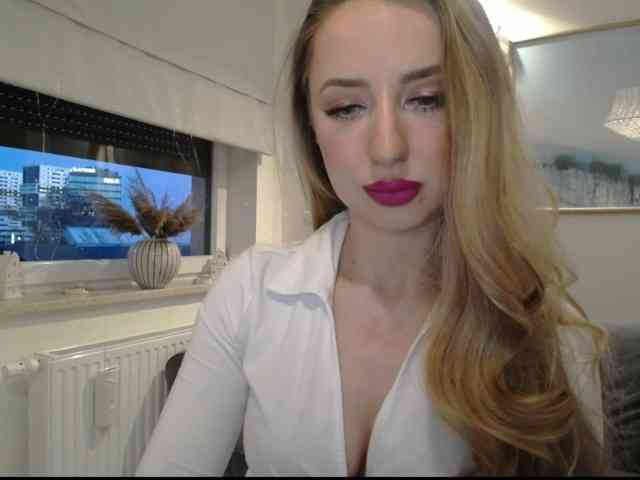 JulietteGlow webcam