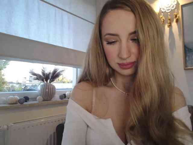 JulietteGlow webcam