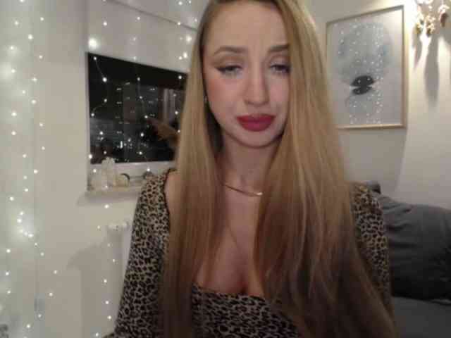 JulietteGlow webcam