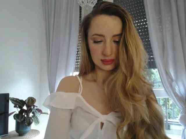 JulietteGlow webcam