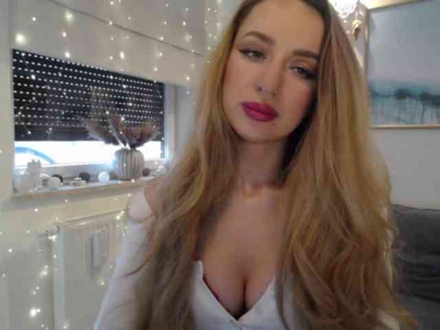 JulietteGlow webcam