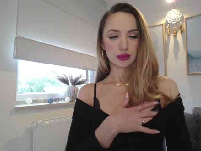 JulietteGlow webcam
