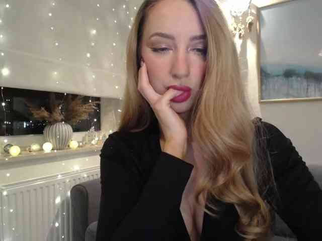 JulietteGlow webcam