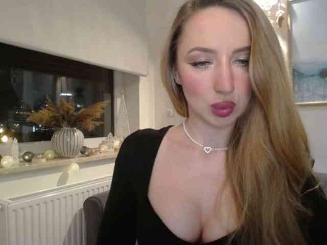 JulietteGlow webcam