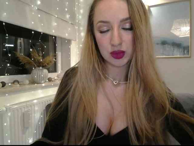 JulietteGlow webcam