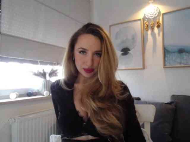 JulietteGlow webcam