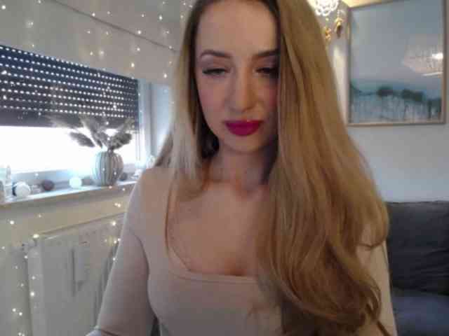 JulietteGlow webcam