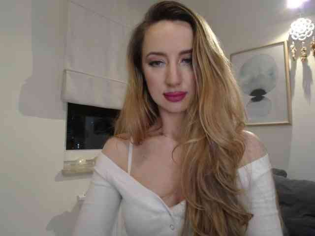 JulietteGlow webcam