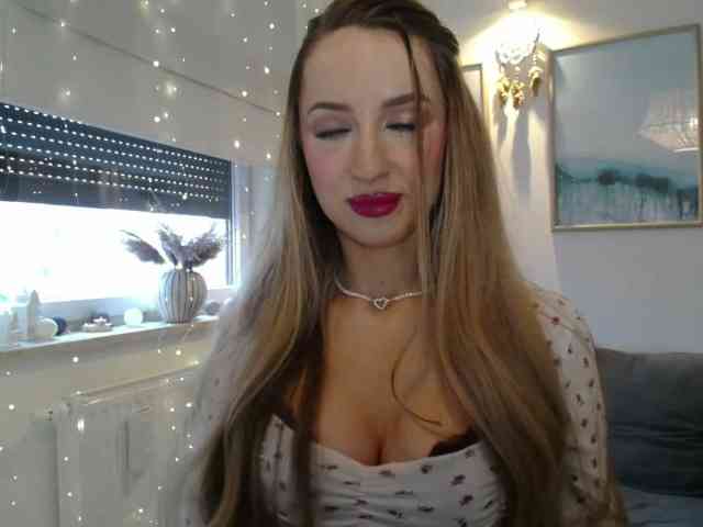 JulietteGlow webcam