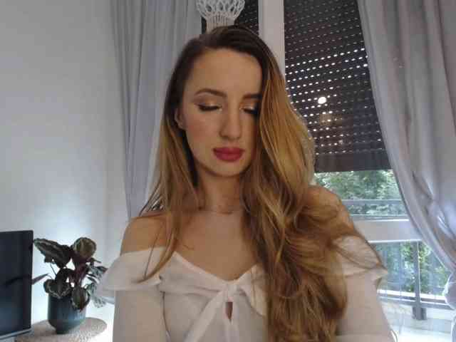 JulietteGlow webcam