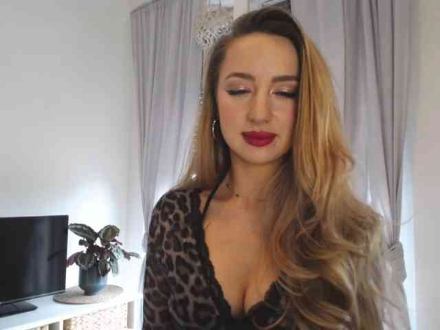 JulietteGlow webcam