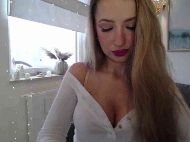 JulietteGlow webcam