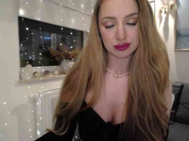 JulietteGlow webcam