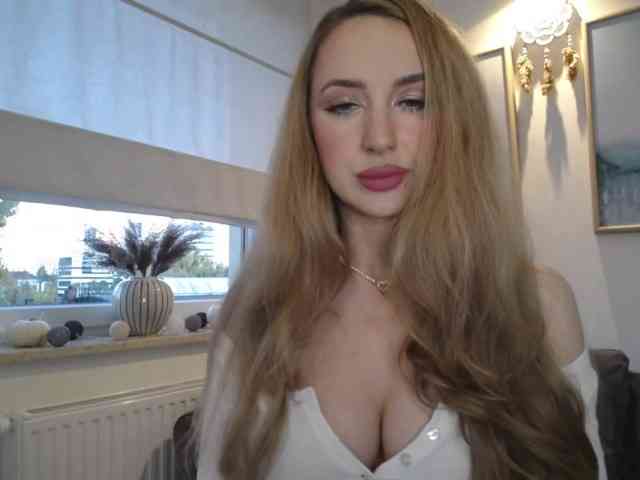 JulietteGlow webcam