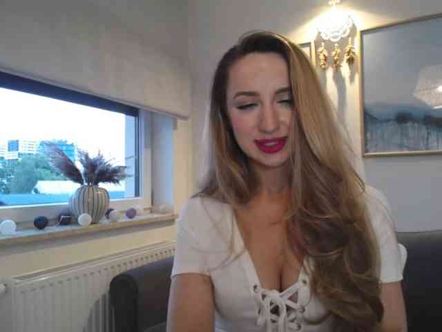 JulietteGlow webcam