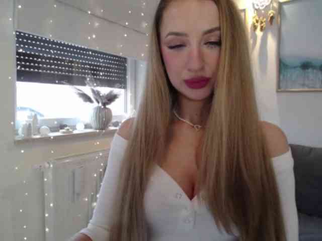 JulietteGlow webcam