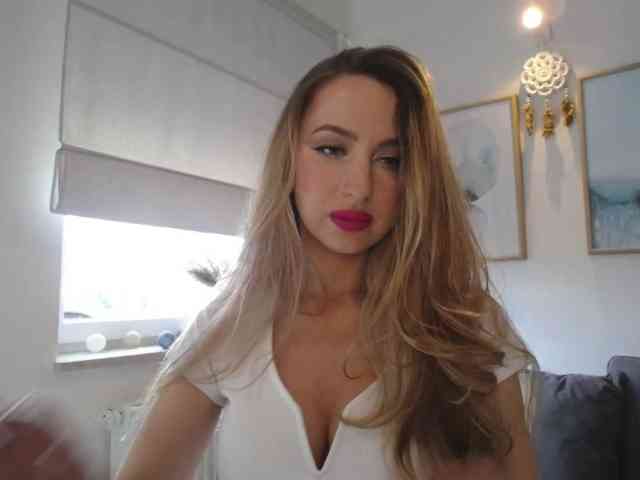 JulietteGlow webcam