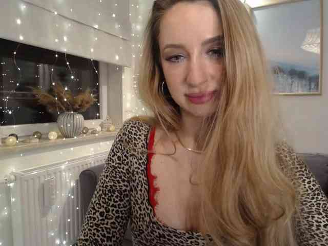 JulietteGlow webcam