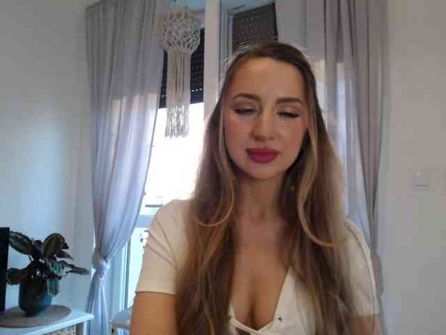 JulietteGlow webcam