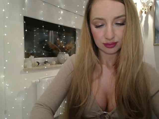 JulietteGlow webcam