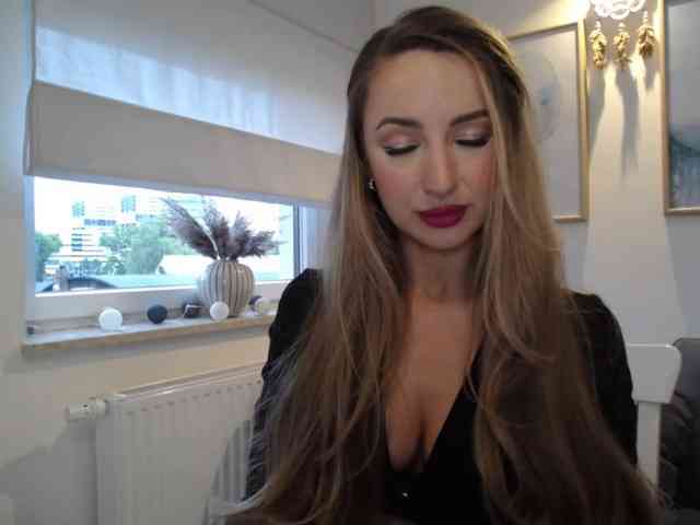 JulietteGlow webcam