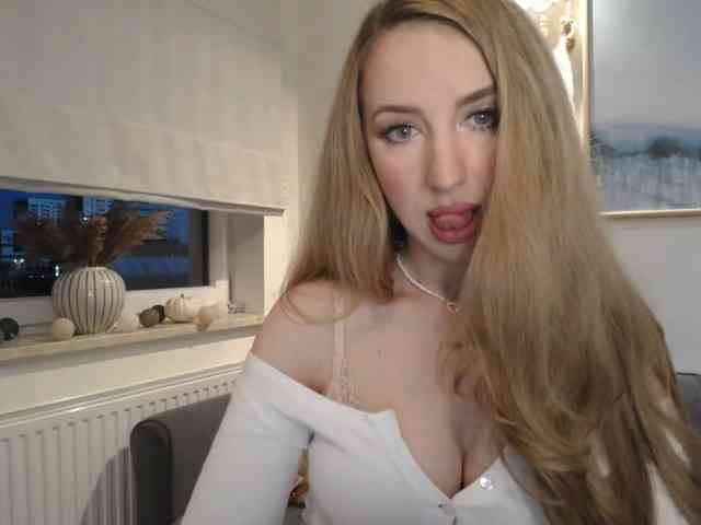 JulietteGlow webcam