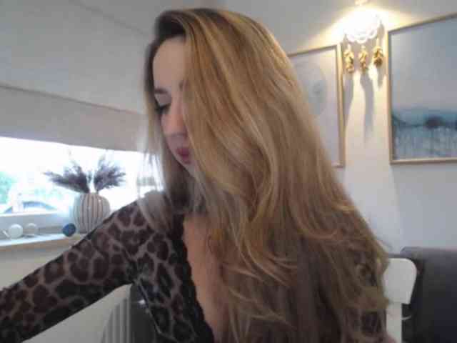 JulietteGlow webcam