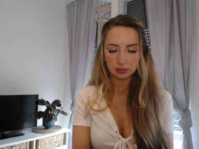 JulietteGlow webcam