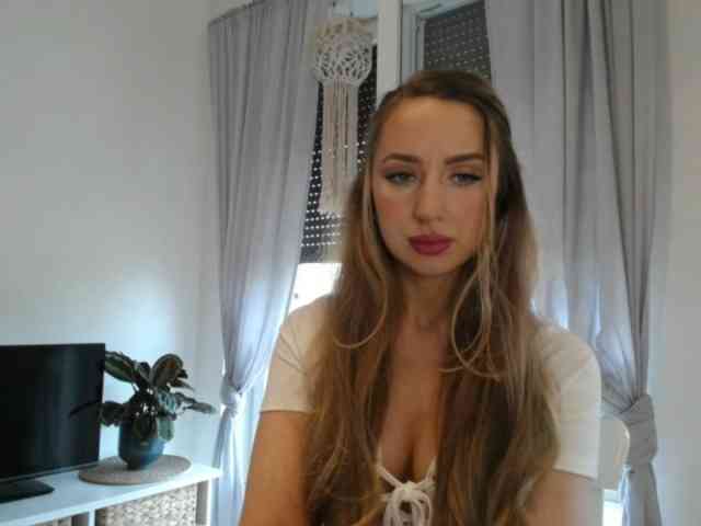JulietteGlow webcam