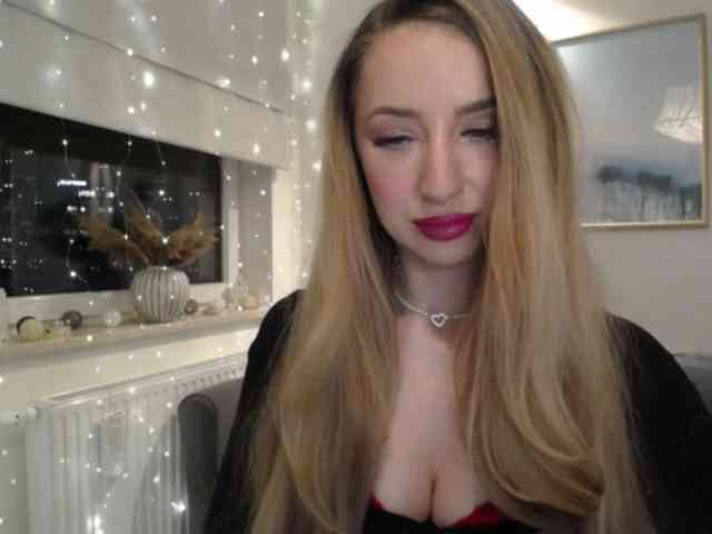 JulietteGlow webcam