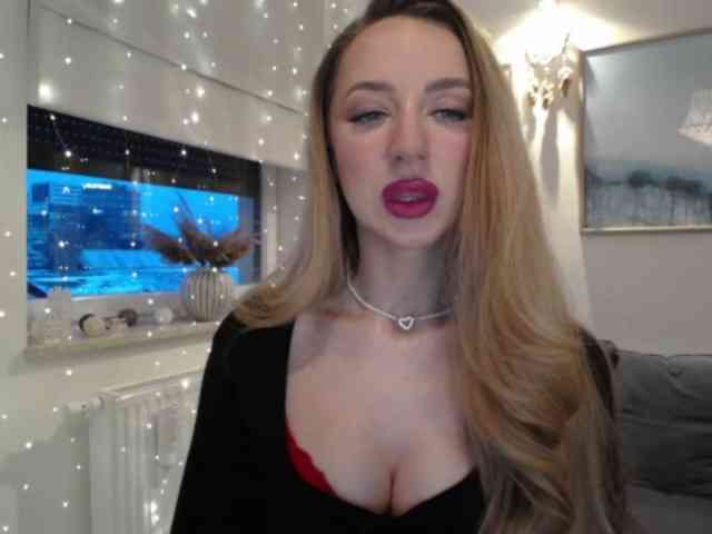 JulietteGlow webcam