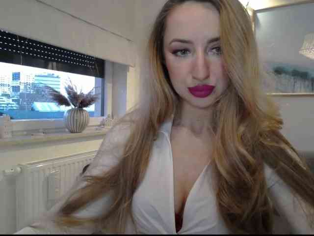 JulietteGlow webcam