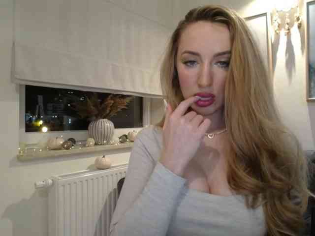 JulietteGlow webcam