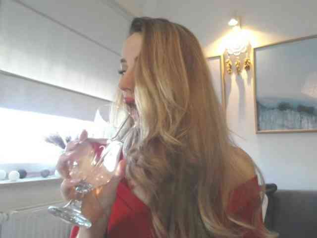 JulietteGlow webcam
