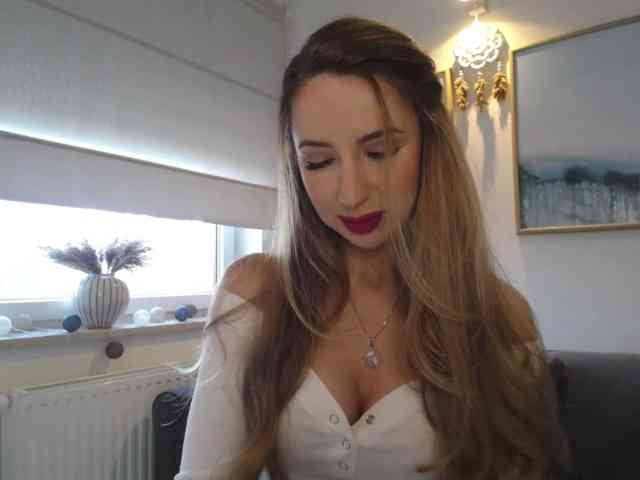 JulietteGlow webcam