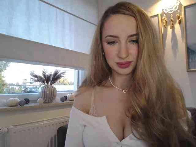 JulietteGlow webcam