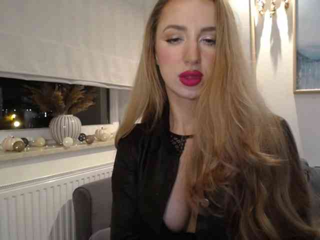 JulietteGlow webcam