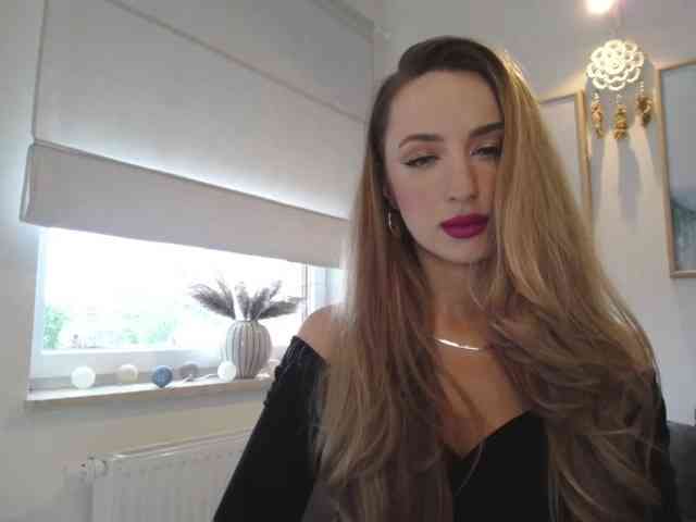 JulietteGlow webcam