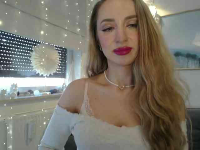 JulietteGlow webcam
