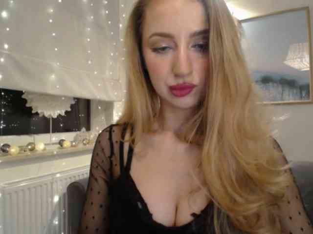 JulietteGlow webcam
