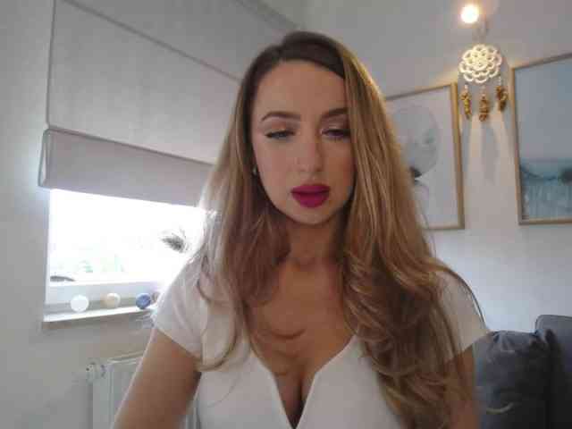 JulietteGlow webcam