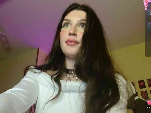cherrycrusha Live Webcam on BongaCams