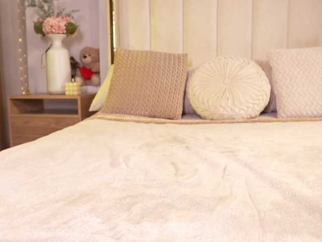 Saryhott's BongaCams show and profile