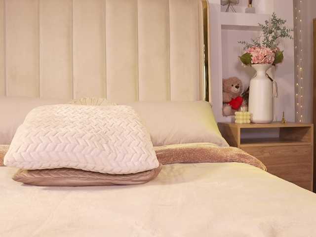 Saryhott from BongaCams is Freechat