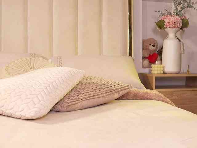 Saryhott Live Webcam on BongaCams