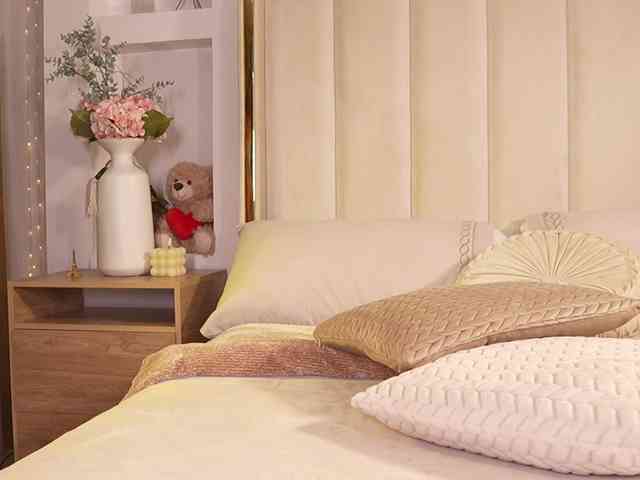 Saryhott Live Webcam on BongaCams